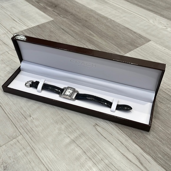 Coach watch - Picture 1 of 7